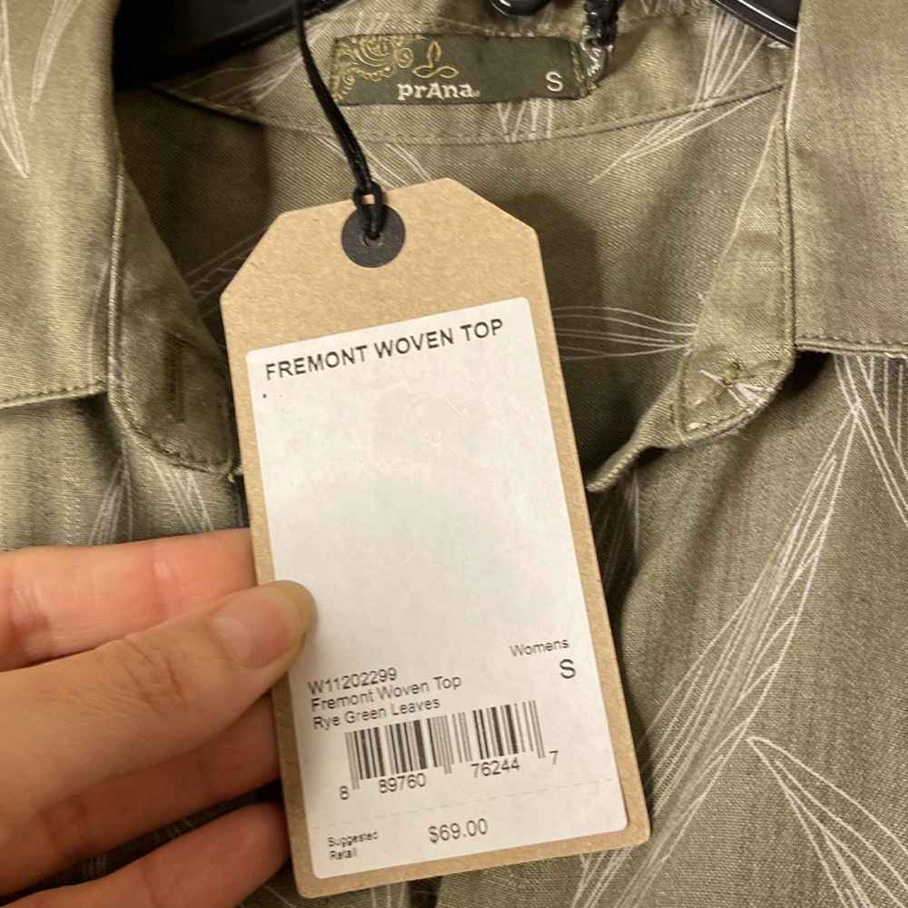 NWT PrAna Fremont Woven Top in Rye Green Leaves. Size S - Picture 9 of 11